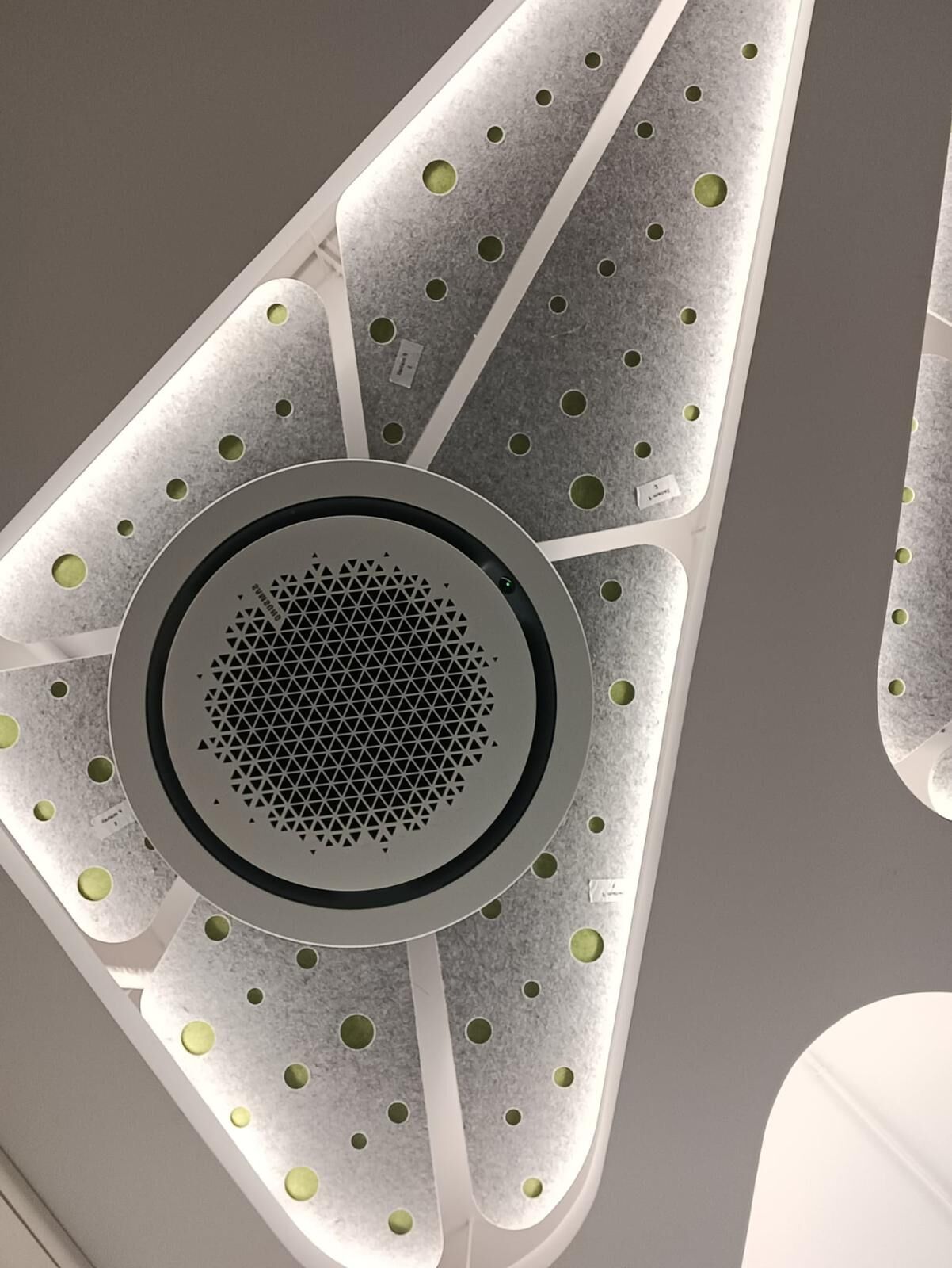 PERFO FELT TAVAN PANELLERİ